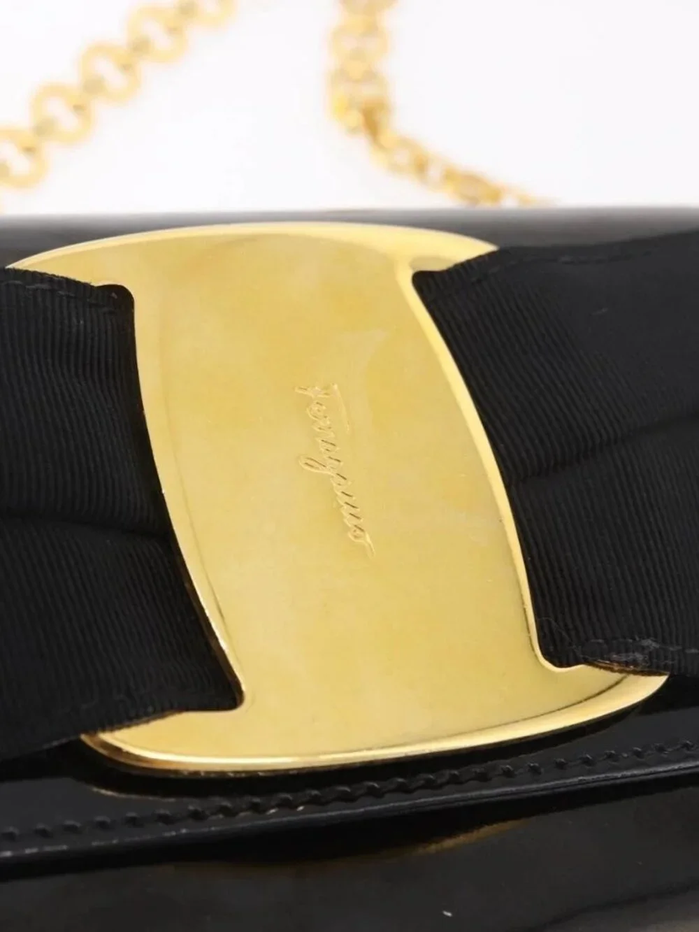 Salvatore Ferragamo Vara Ribbon Chain Bag Patent Leather Black Gold Auth bs35689